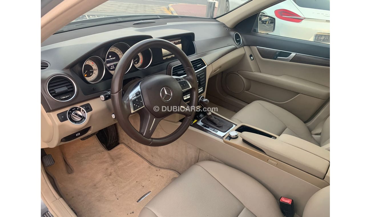 Mercedes-Benz C 200 Mercedes C200_2013_GCC_Excellent_Condihion _Full option
