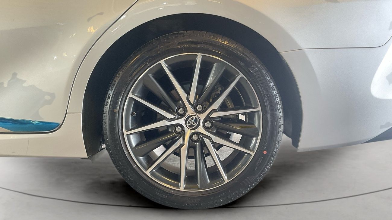 Toyota Camry 2.5 LIMITED HYBRID E-CVT | Guaranteed Warranty | 0 Down Payment