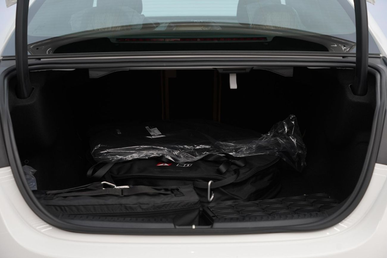 مرسيدس بنز E200