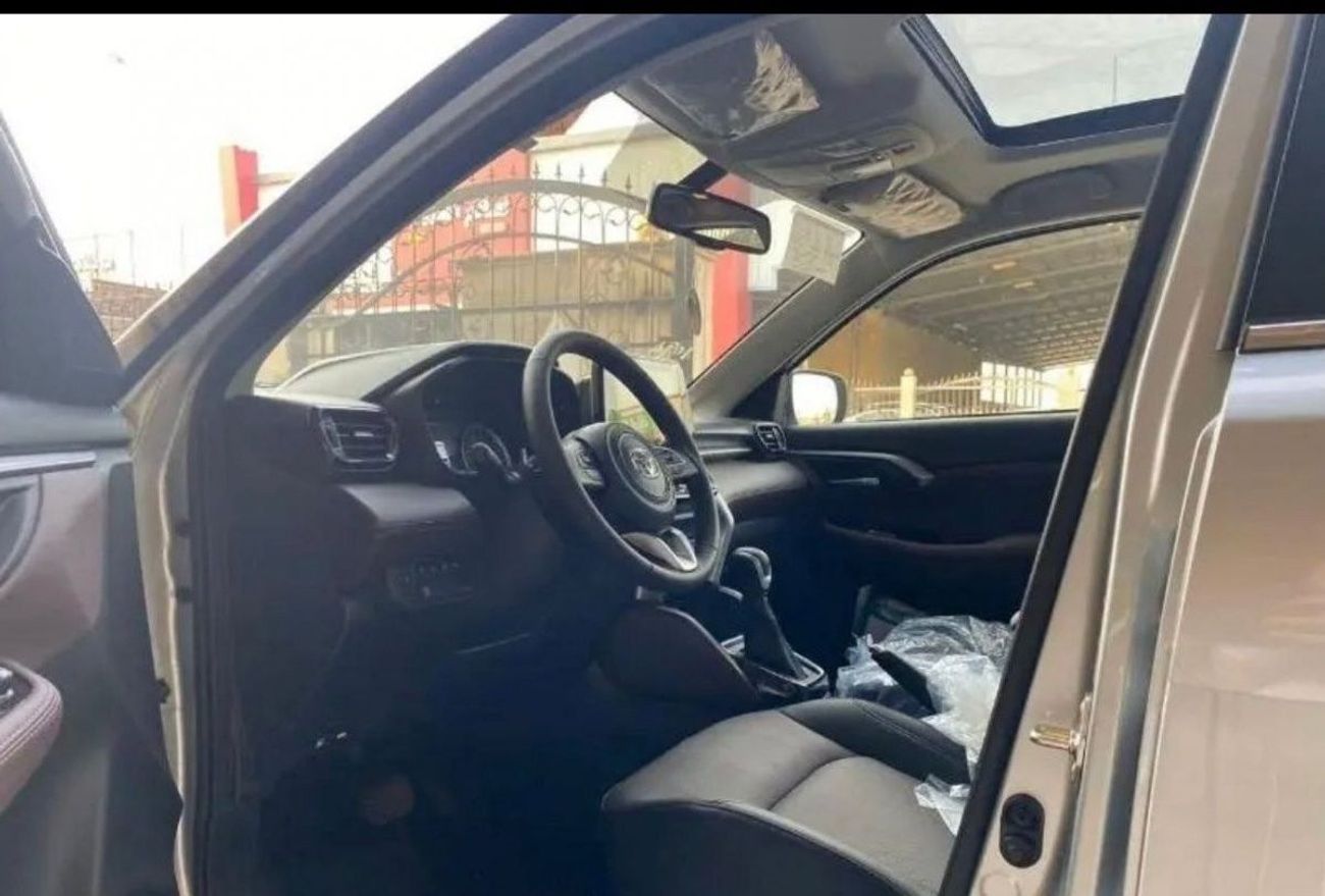 تويوتا أوربان كروزر 1.5L PETROL, FULL OPTIONS, GCC, 2023