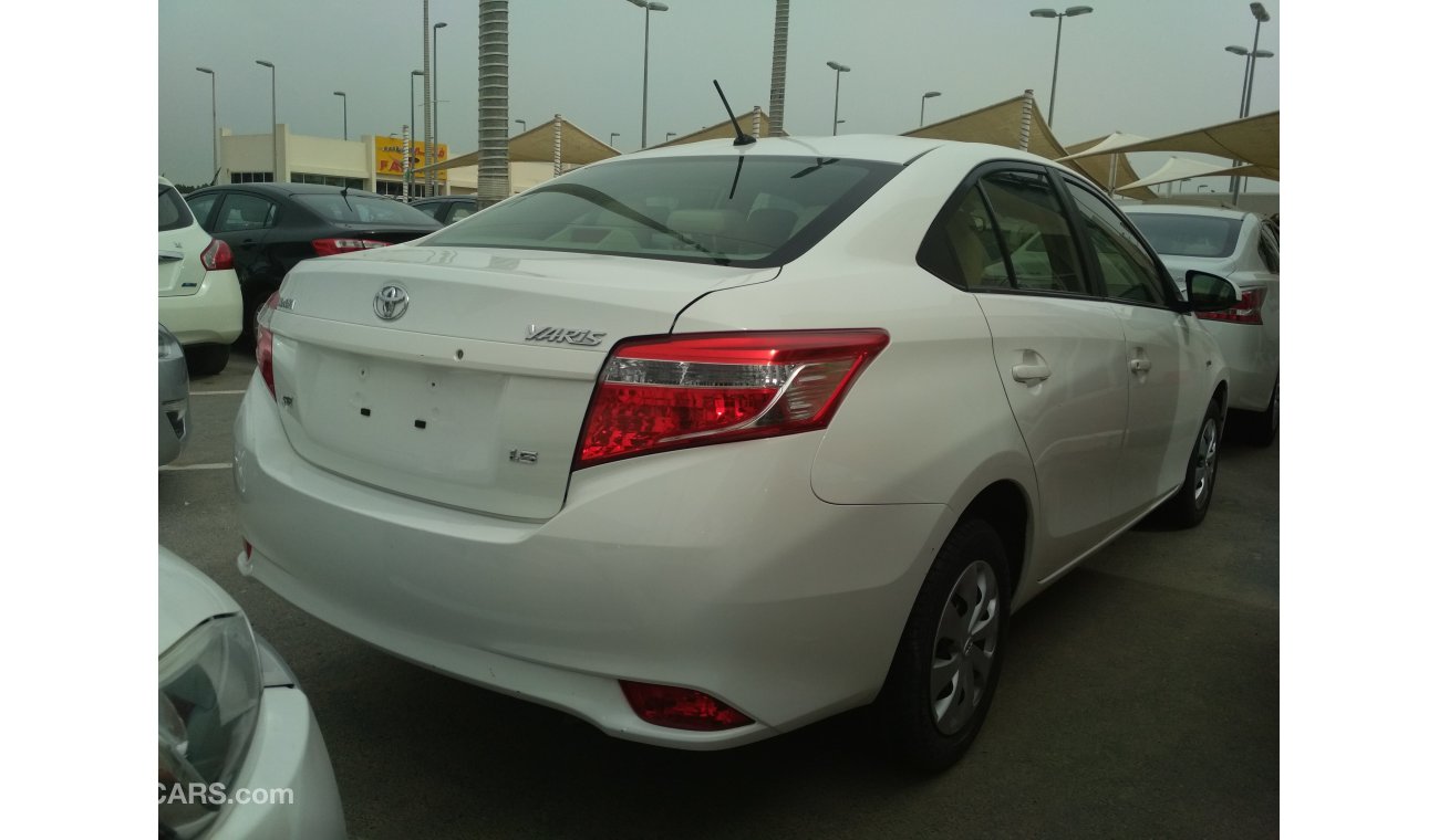 Toyota Yaris 2015 WHITE GCC NO ACCIDENT NO PAINT PERFECT
