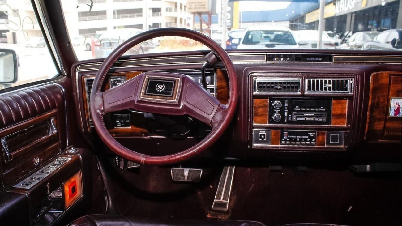 كاديلاك بروجهام 5.0 L