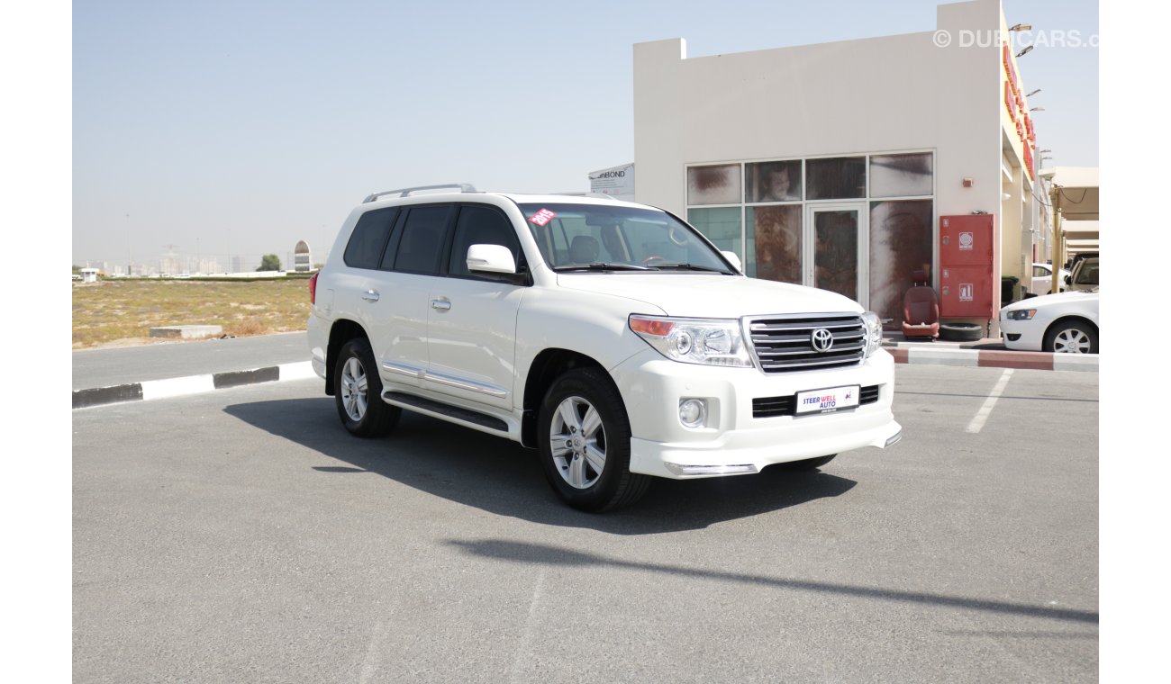 تويوتا لاند كروزر GXR V6 FULL OPTION WITH SUNROOF IN EXCELLENT CONDITION WITH GCC SPEC