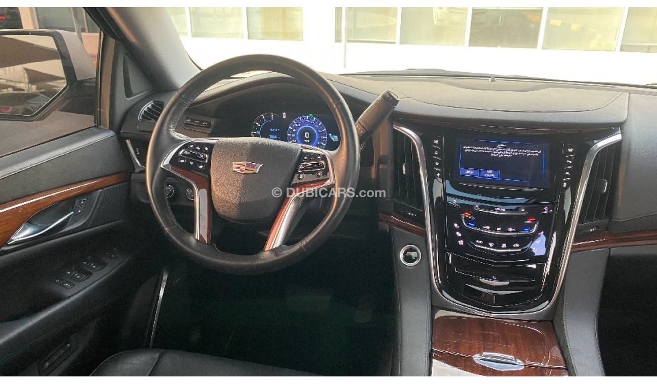 Cadillac Escalade خليجيه GCC Full options