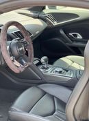 أودي R8 Canadian specific