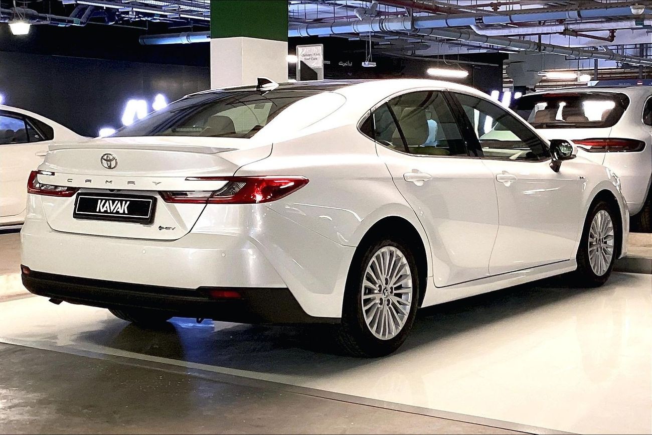 تويوتا كامري XLE | شامل الضمان | 0 ﺪﻔﻋﺓ ﺃﻮﻟﻯ