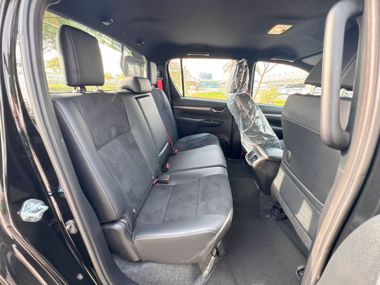 تويوتا هيلوكس 2025 TOYOTA Hilux Dcab 4x4 2.8L GR-S W/RADAR BRAND NEW 0KM