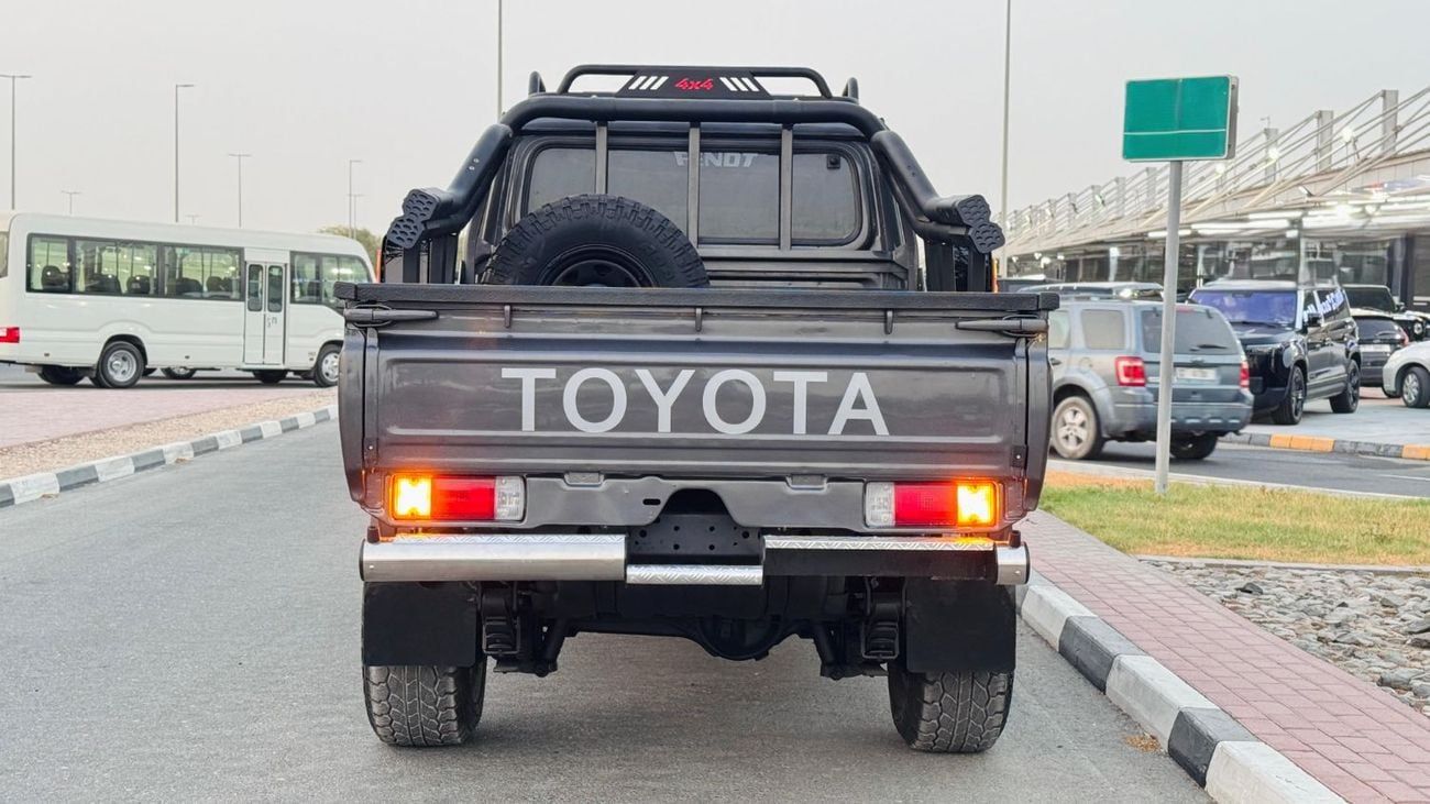تويوتا لاند كروزر بيك آب HEAVY DUTY FRONT BUMPER | SINGLE CABIN | GR LEATHER SEATS | 4.5L DIESEL ENGINE | MANUAL TRANSMISSION