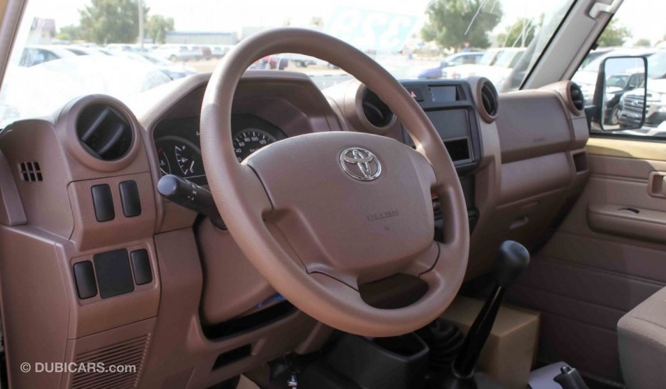 تويوتا لاند كروزر بيك آب Toyota  Land Cruiser Pickup Double Cab Diesel 4.2L- Power windows