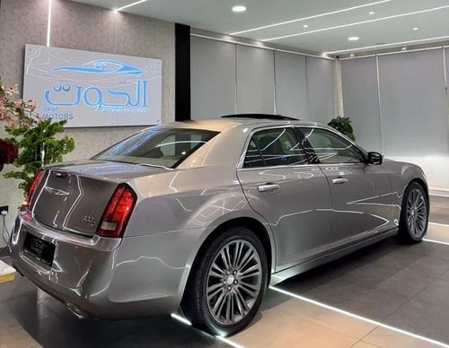 كرايسلر 300C Limited 3.6L || GCC || SPACIOUS AND DEPENDABLE || GREAT || EXCELLENT PERFORMANCE || COMFORT