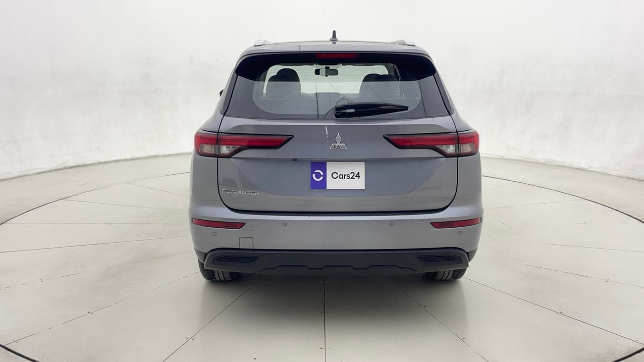 Mitsubishi Outlander 2.5L GLX Mid Line 2023 GLX MID LINE | AED 1049/Month | 0 DP | 30 Day Return | Warranty | Service His