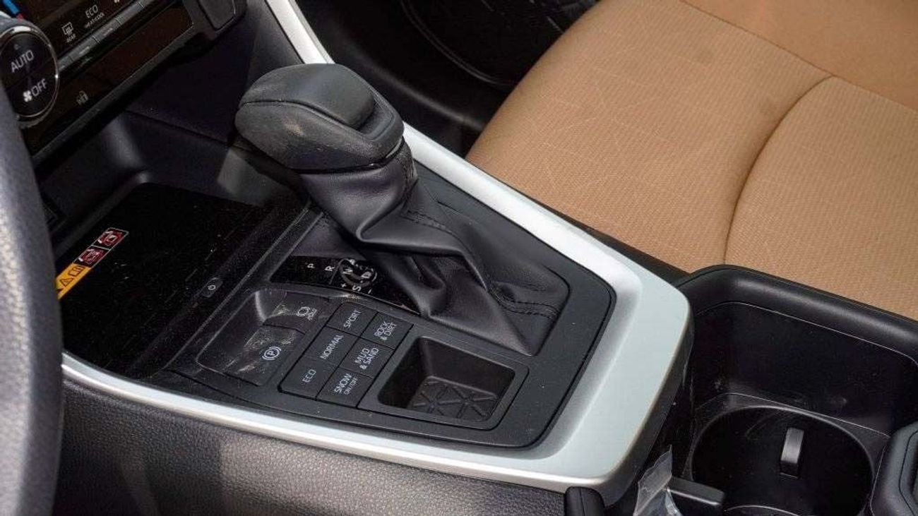 Toyota RAV4 2025 Toyota Rav4 XLE 2.5L AT Petrol AWD (White)