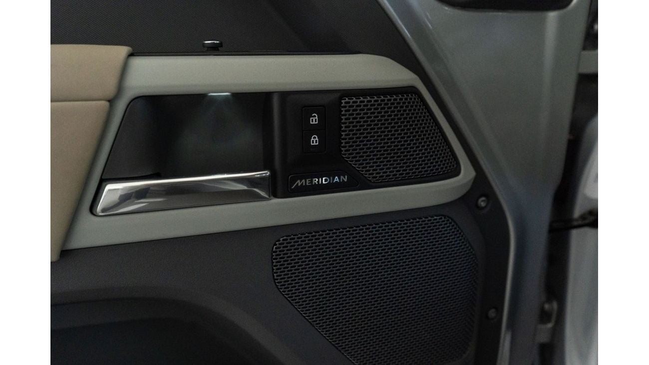 لاند روفر ديفندر P400 110 اول نسخة