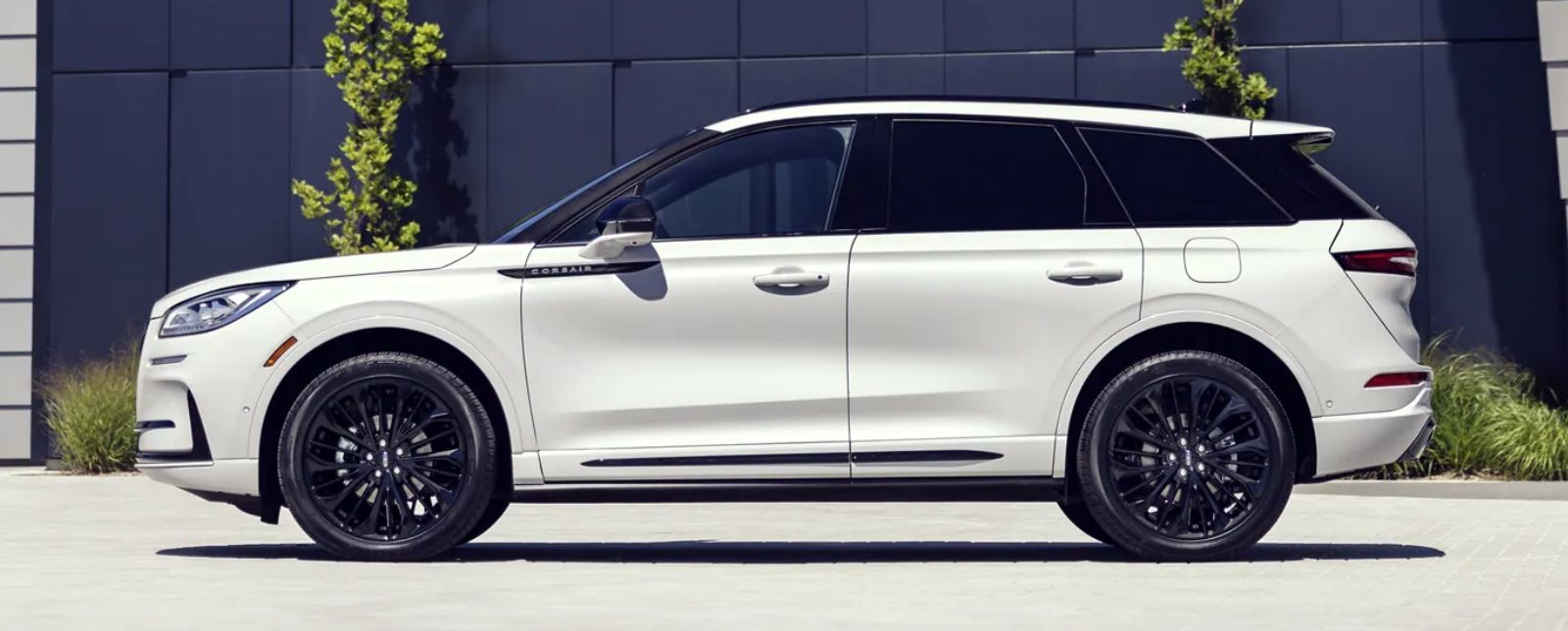 Lincoln Corsair exterior - Side Profile