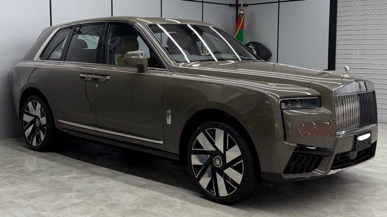 Rolls Royce Cullinan Brand New | European Specs | Special Exterior & Interior Colors
