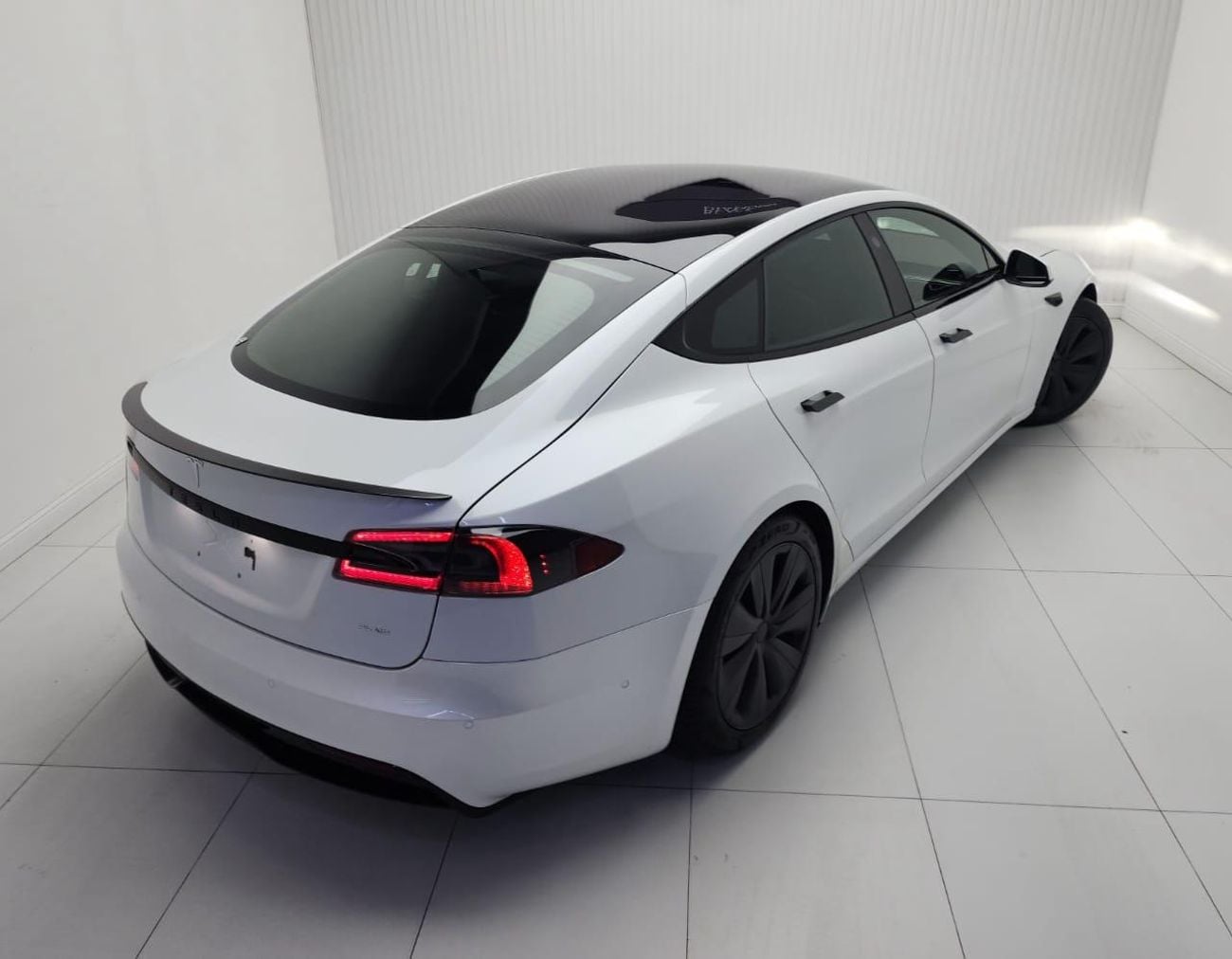 تسلا Model S PLAID