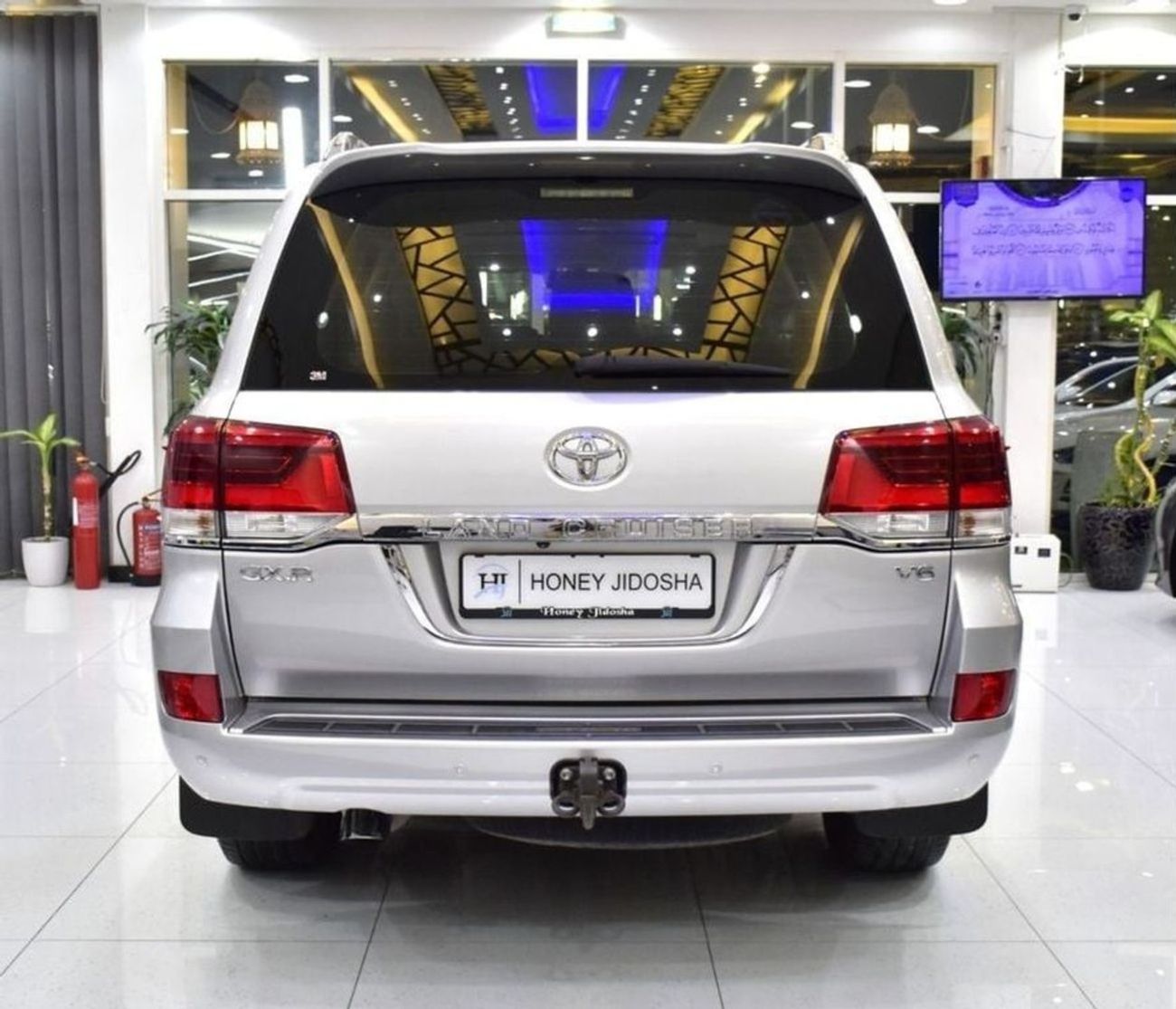 تويوتا لاند كروزر EXCELLENT DEAL for our Toyota Land Cruiser GXR ( 2016 Model ) in Silver Color GCC Specs