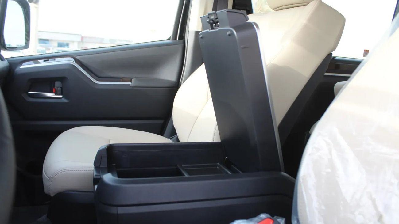 Toyota Granvia 2.8L WAGON GRANVIA 6 SEATS AT