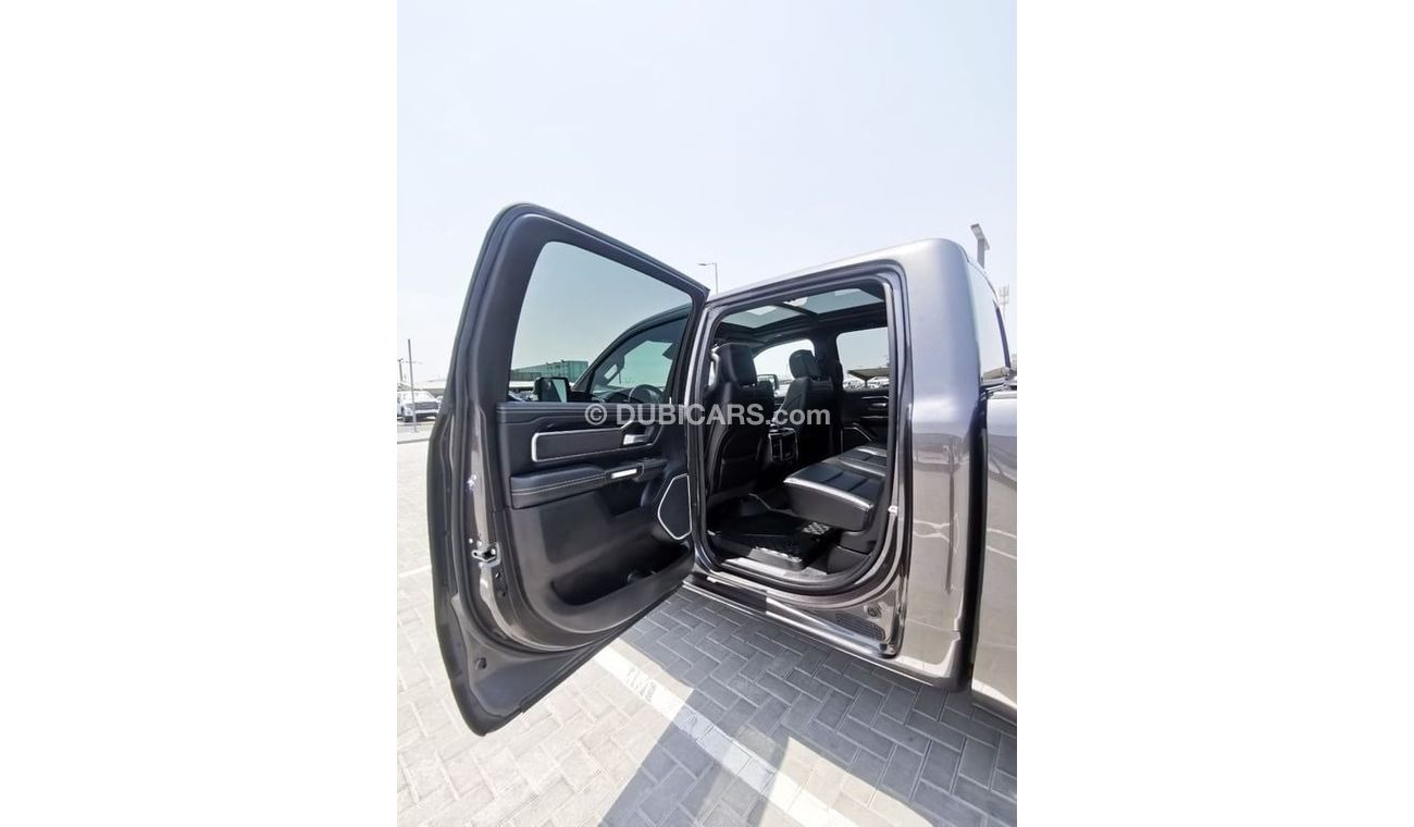 RAM 1500 Dodge RAM Laramie - 2022 - Grey