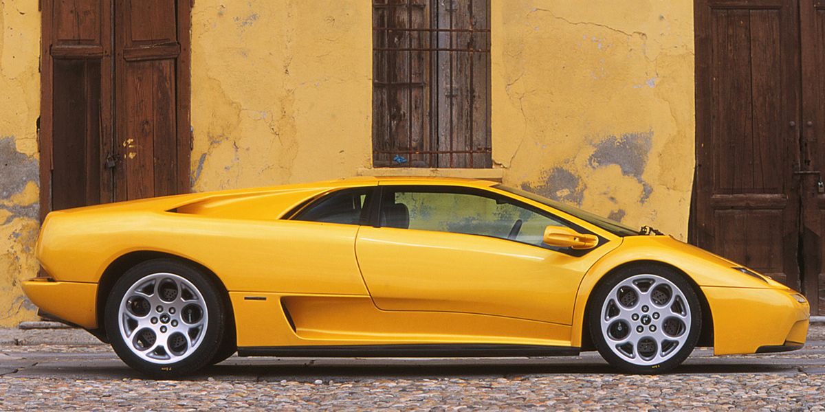 Lamborghini Diablo exterior - Side Profile