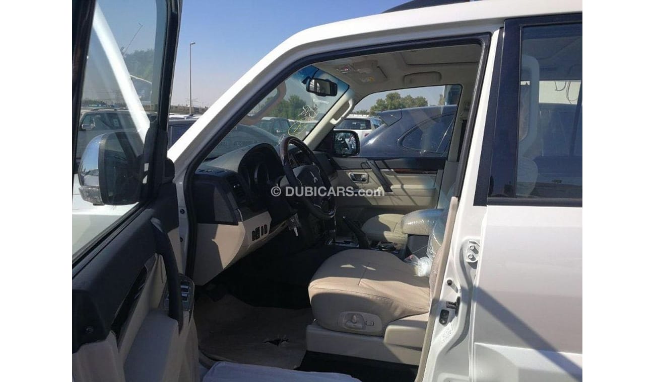 Mitsubishi Pajero 3.8L Petrol A/T without Sunroof Full Option
