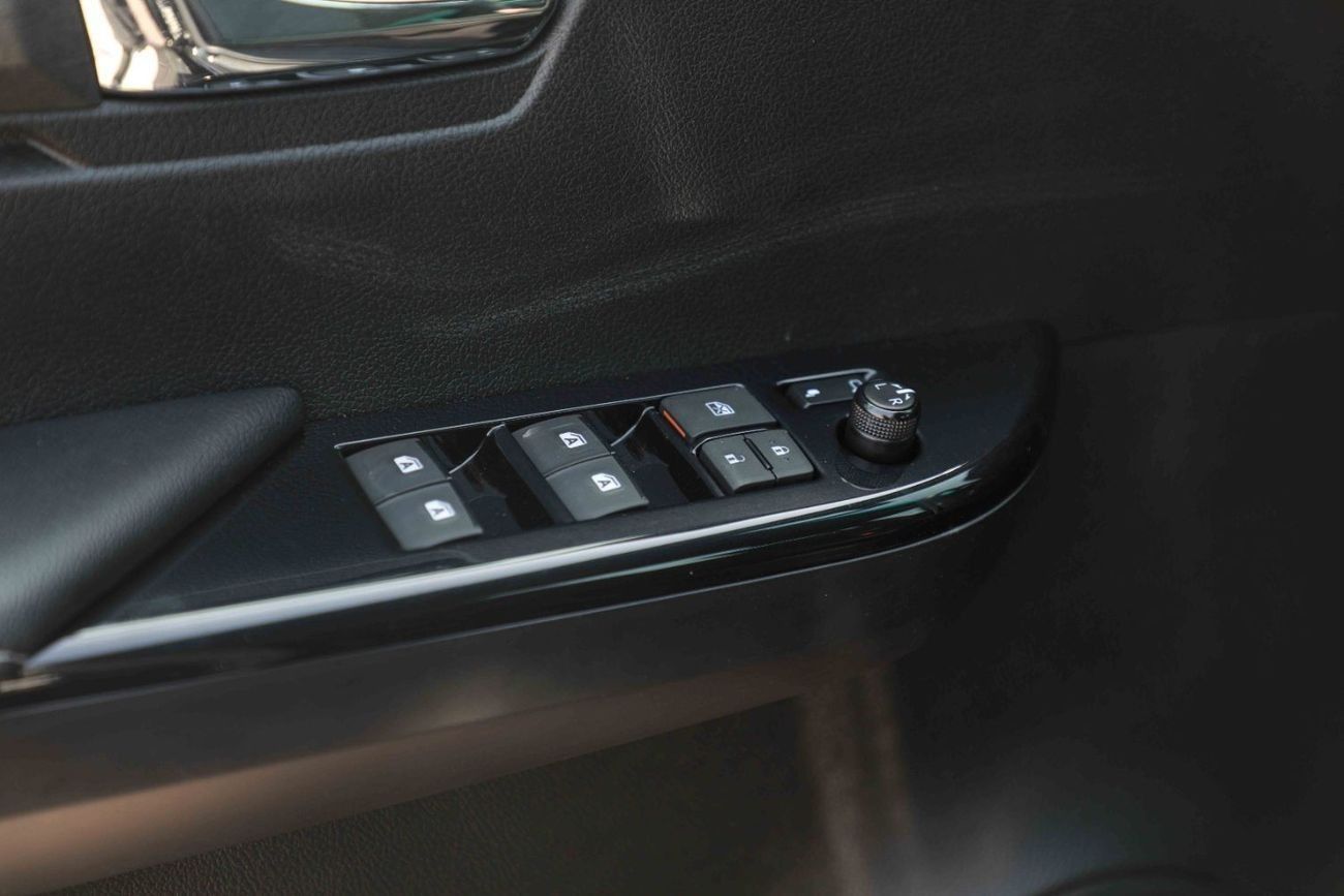 Toyota Hilux 2025 TOYOTA HILUX ADVENTURE 4.0 - ATTITUDE BLACK inside BLACK | Export Only