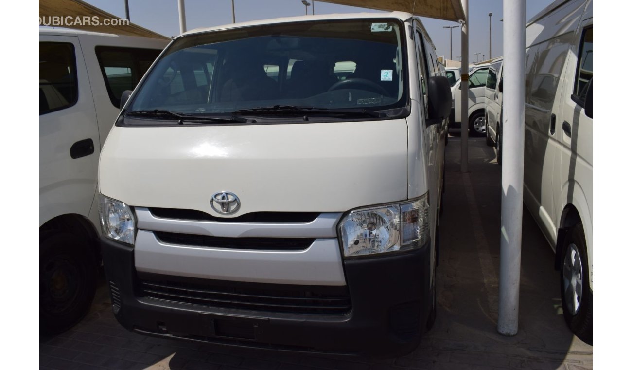 Toyota Hiace Toyota Hiace 13 seater Bus, Model:2015. excellent condition