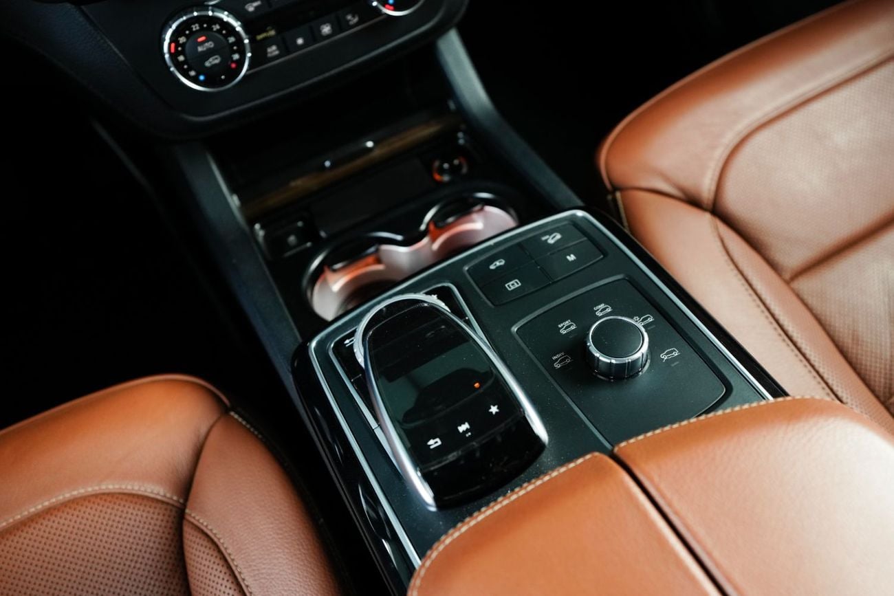 Mercedes Benz GLS500 STD