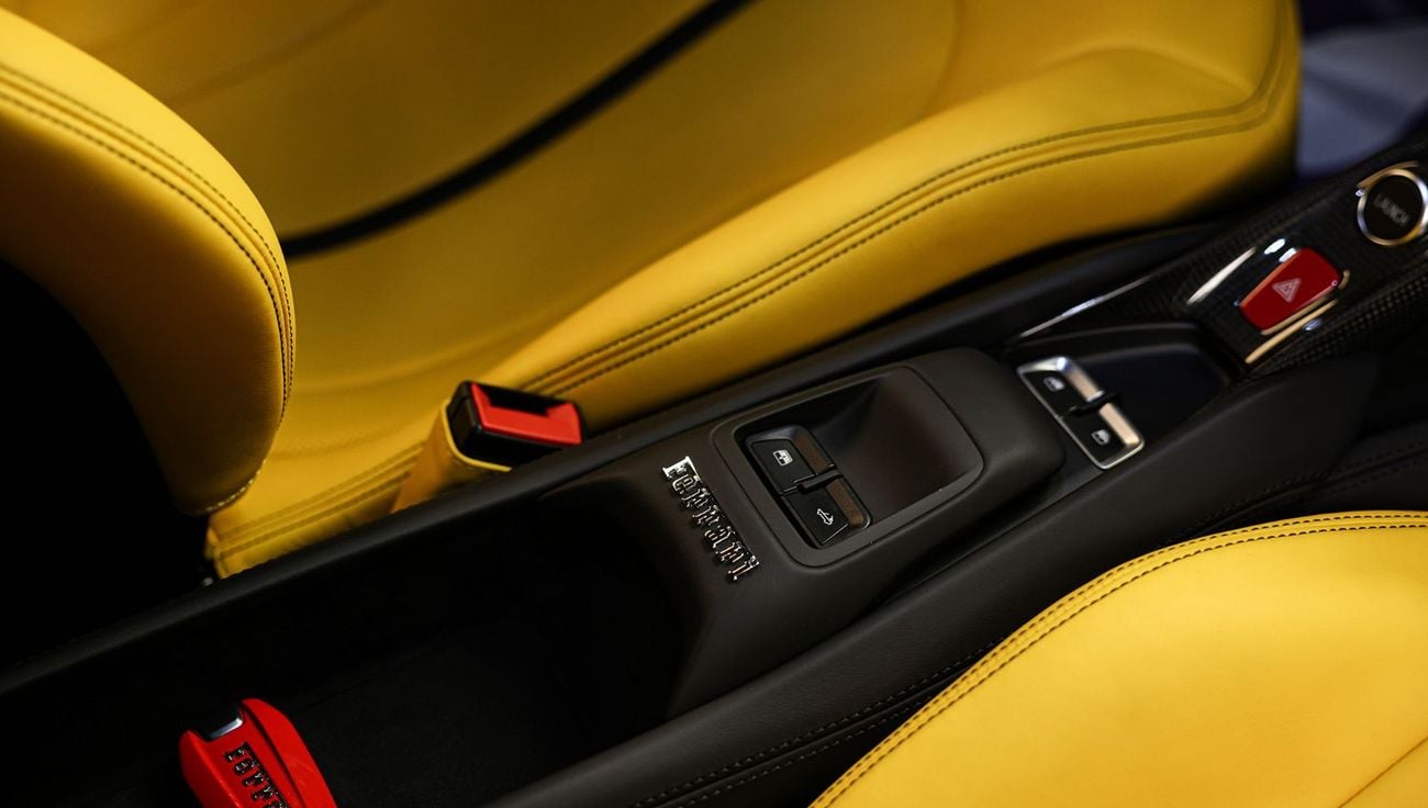 Ferrari F8 Spider Ferrari F8 Spider 2021