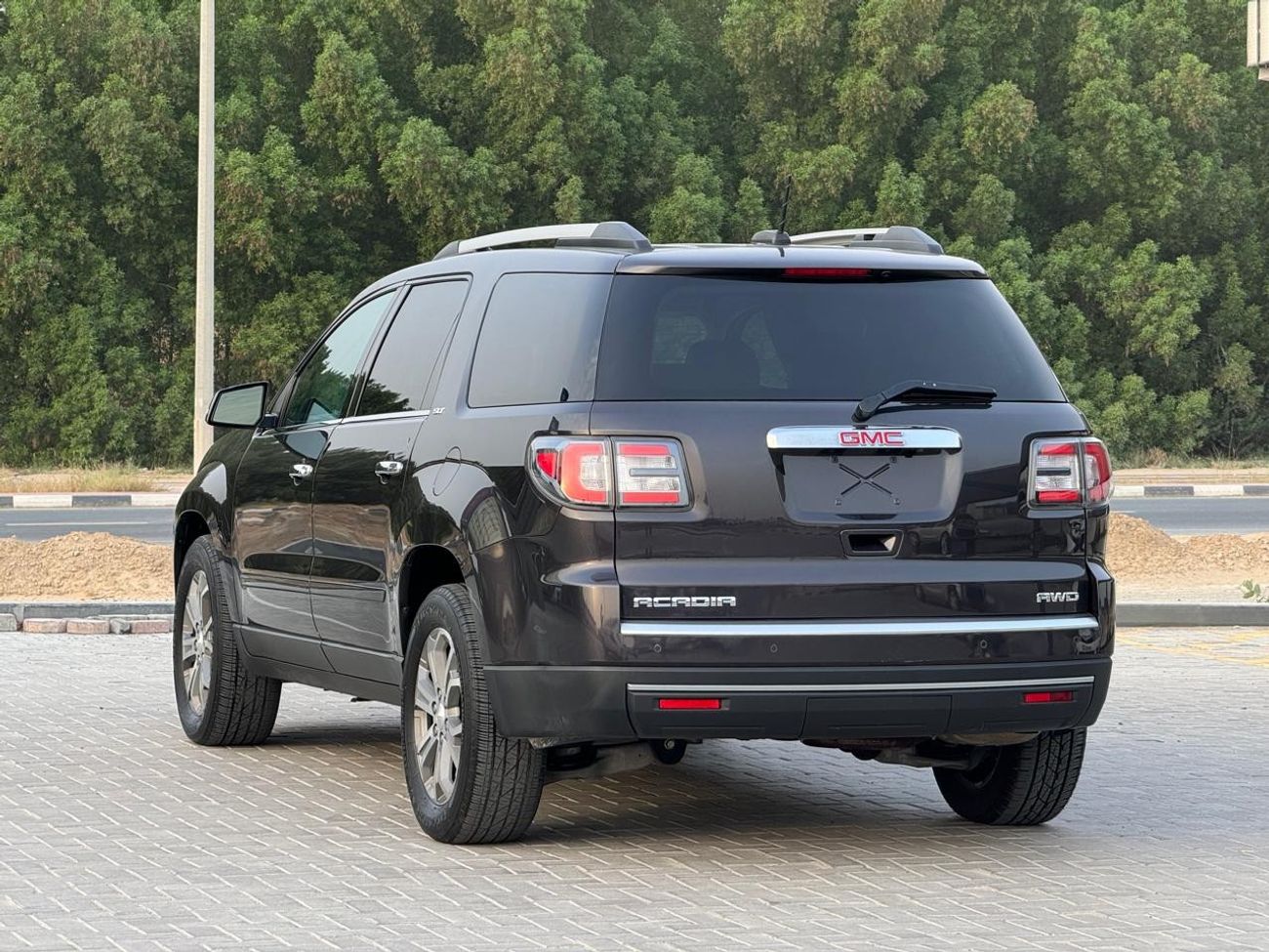 GMC Acadia SLT GMC ACADIA 2016 MODEL GCC