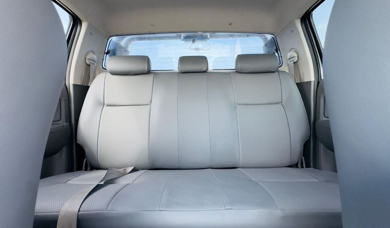 تويوتا هيلوكس 3.0L Diesel MT | OFF Road Tyres | ALLOY RIMS | ROLL BAR | GOOD CONDITION