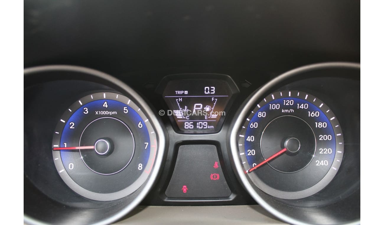Hyundai Elantra Hyundai Elantra 2015 GCC NO 2 1600cc, in excellent condition, without accidents, very clean from ins