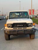 تويوتا لاند كروزر 70 HT VXR LC 76 LX 4.0L A/T GCC Specs SAUDI
