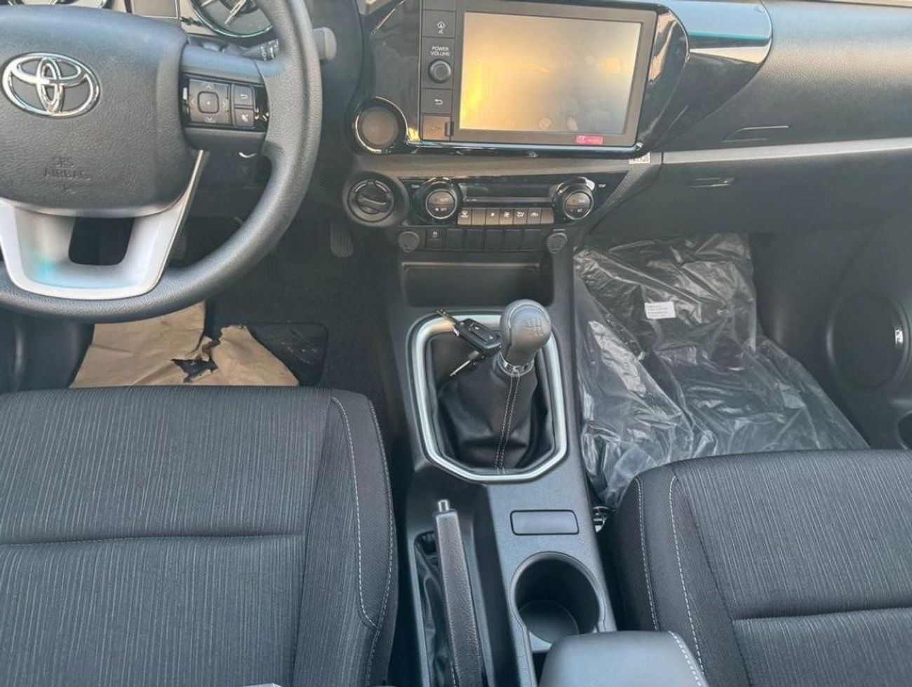 تويوتا هيلوكس TOYOTA HILUX 2.4L 4X4 MANUAL DIGITAL AC 2025 MODEL GCC