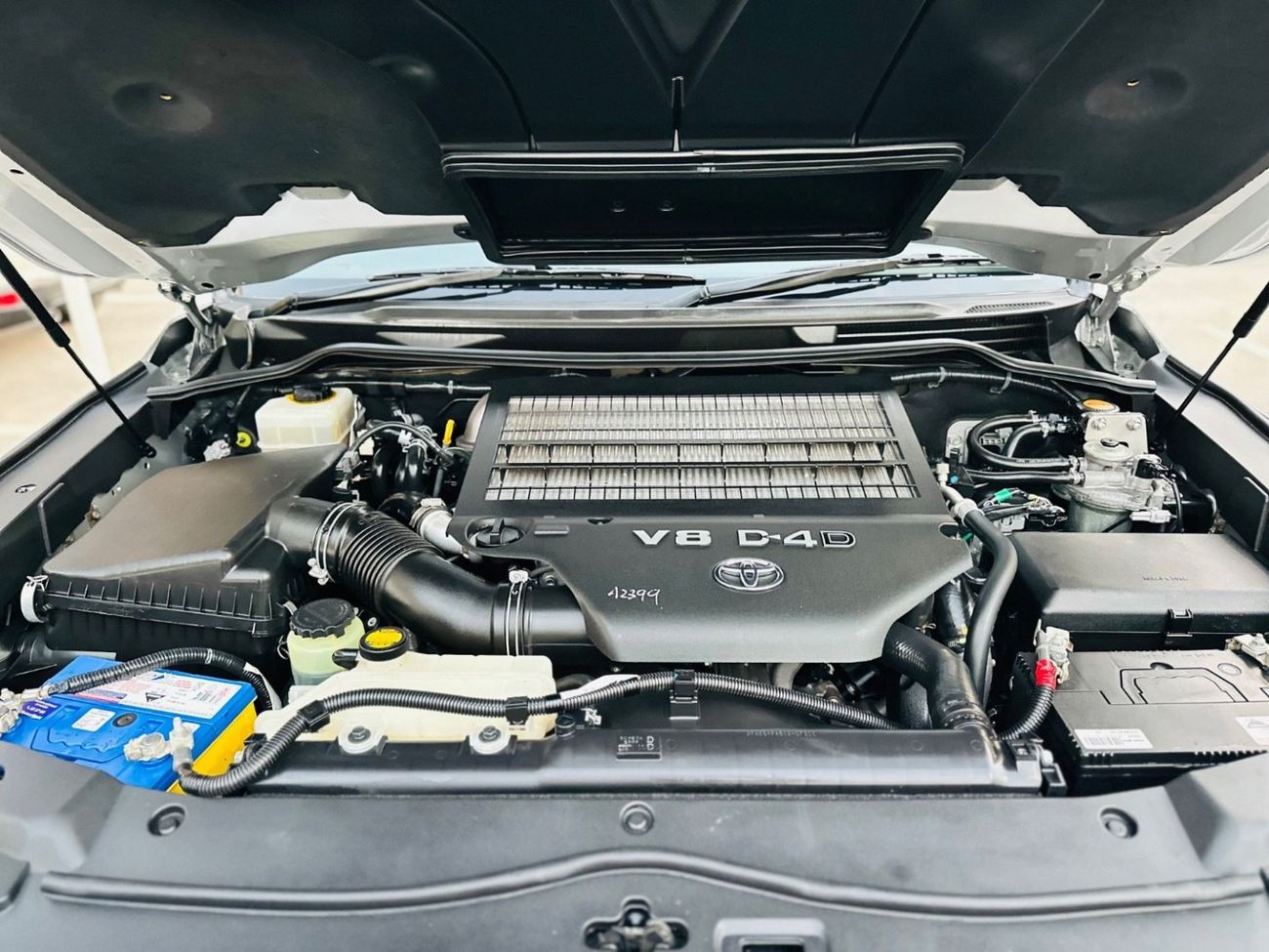 تويوتا لاند كروزر Toyota Landcruiser VXR 2013 Facelift 2023 RHD Diesel V8