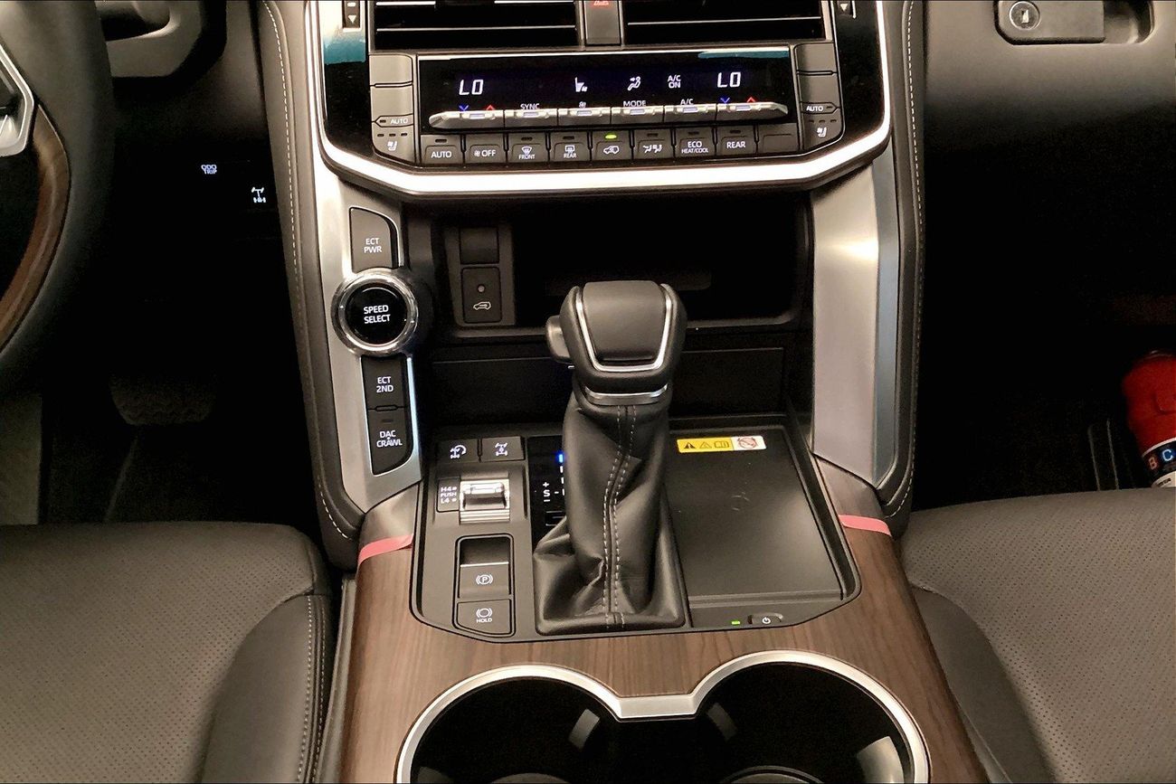 تويوتا لاند كروزر GXR | شامل الضمان | 0 ﺪﻔﻋﺓ ﺃﻮﻟﻯ