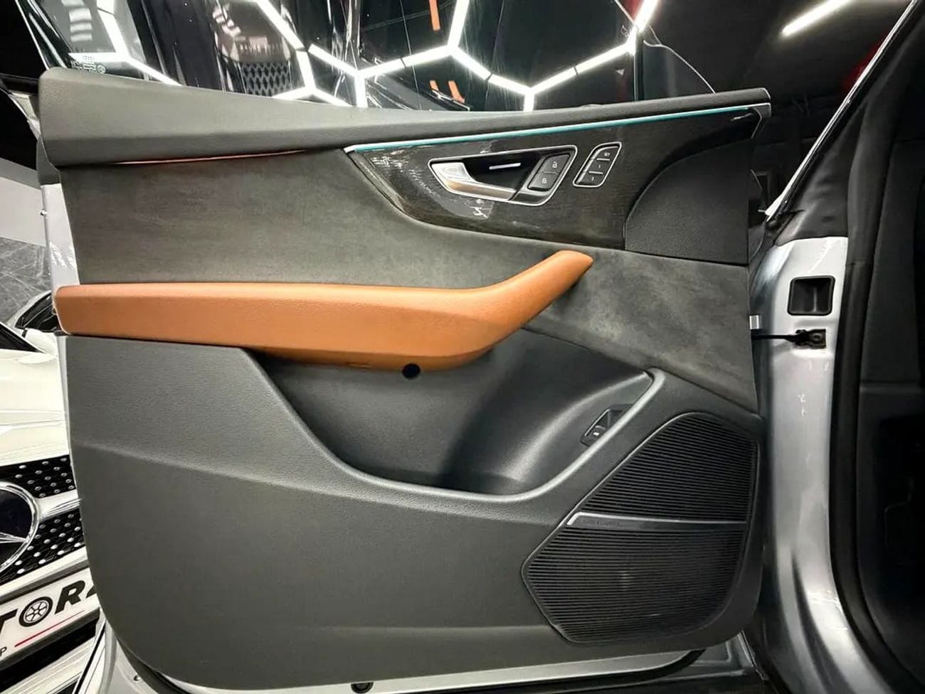 Audi Q8 55 TFSI S-LINE