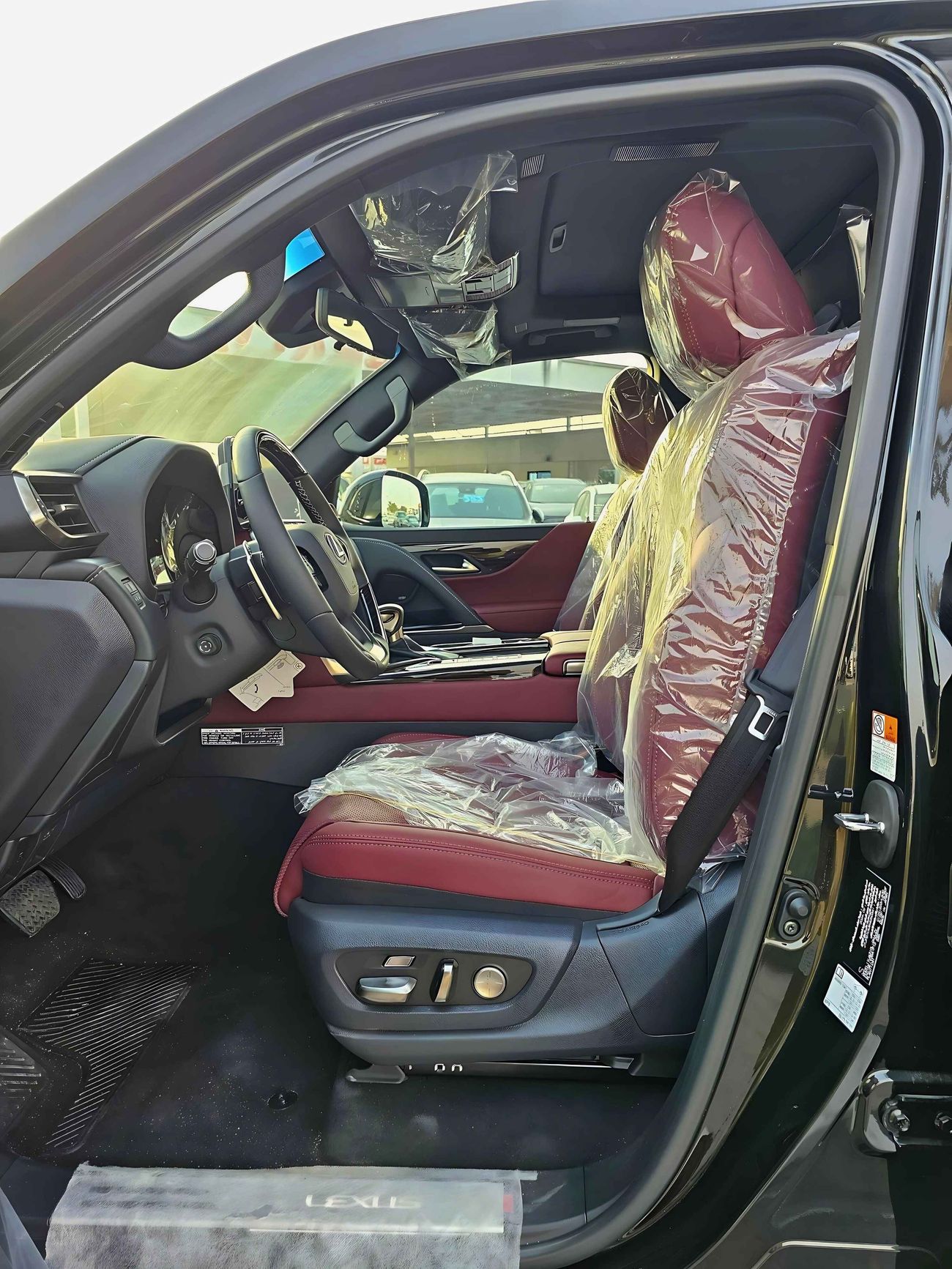 Lexus LX 600 3.5L SIGNATURE | MARK LEVINSON | HUD | 7 SEATS | RADAR | TOP VARIANT | (CODE# 68009)