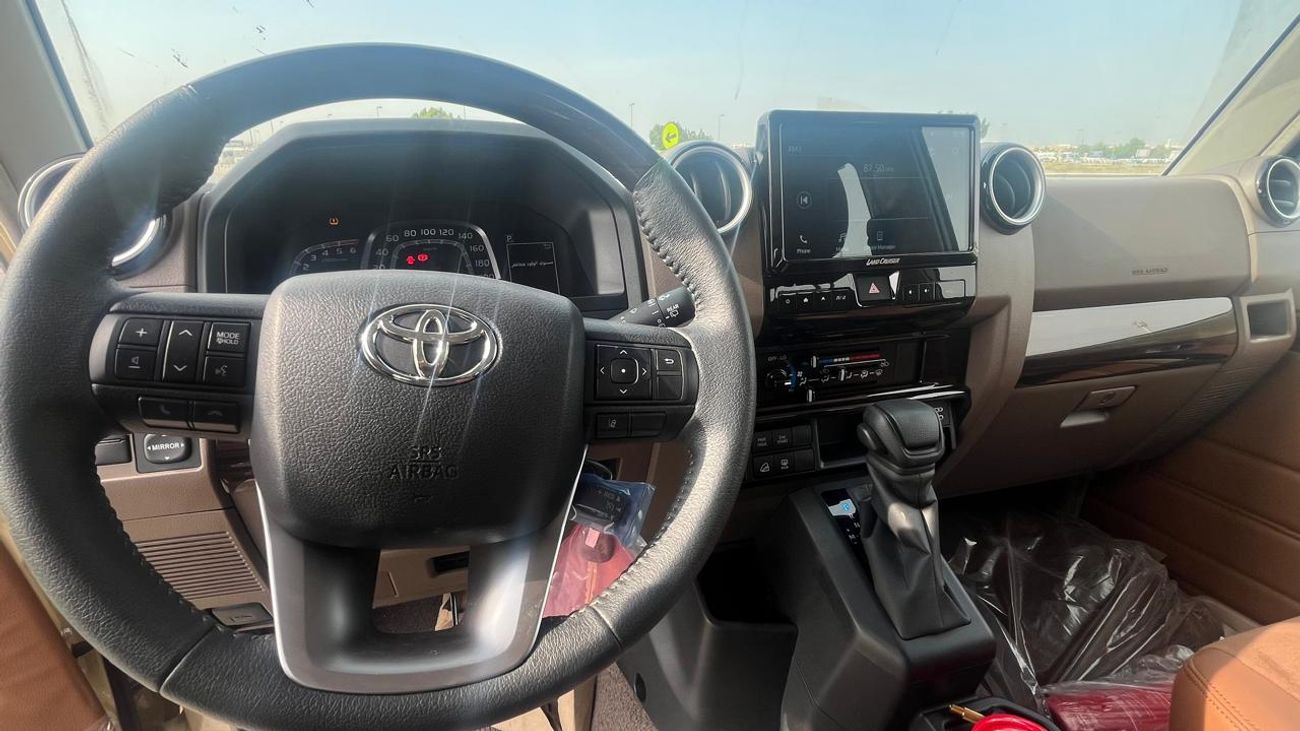 Toyota Land Cruiser 70 LC76 HT VXR LC 78 HARDTOP 2.8L AT