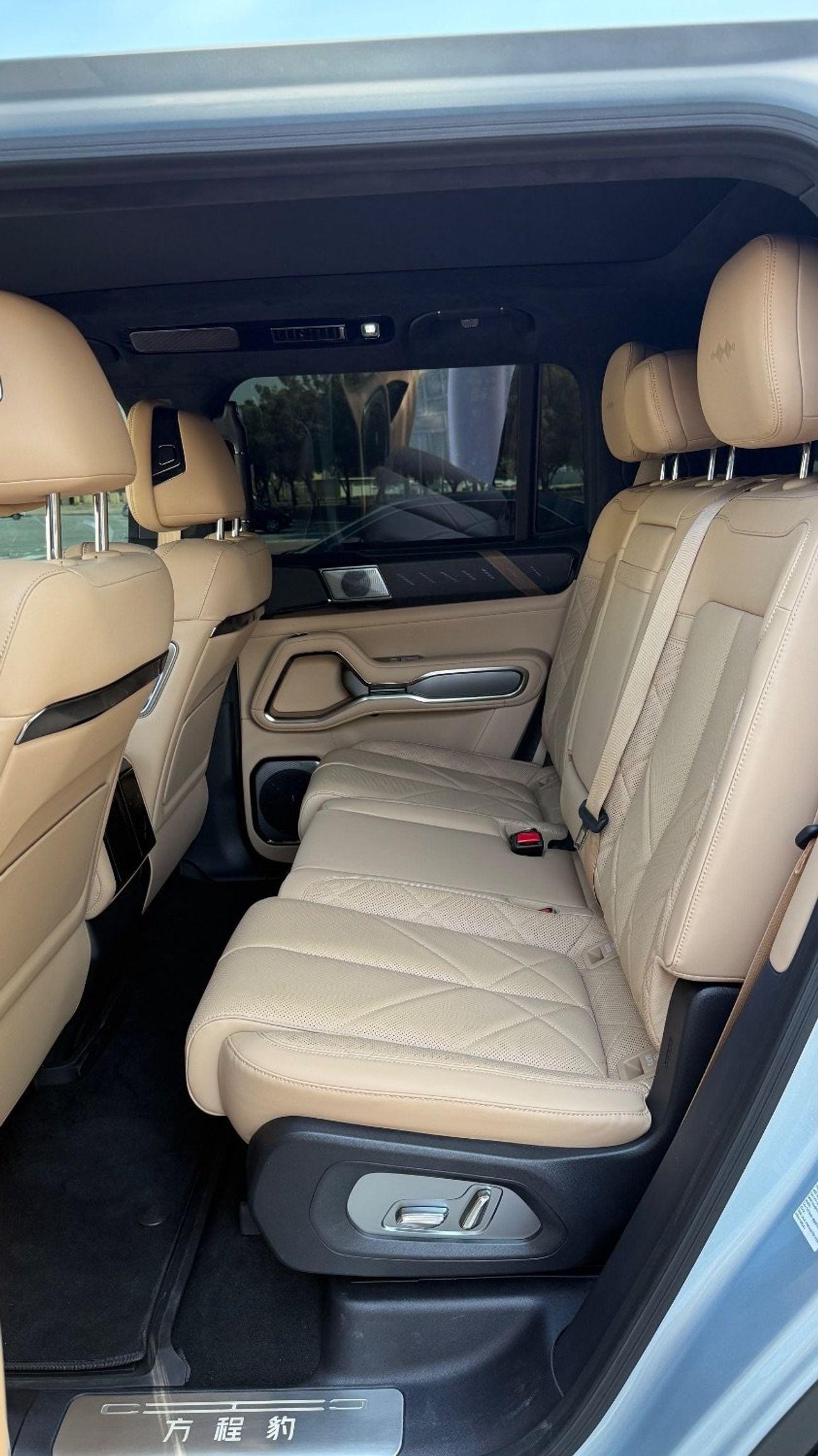 BYD Leopard 8 Smart and Brave Flagship Edition (7 Seats)