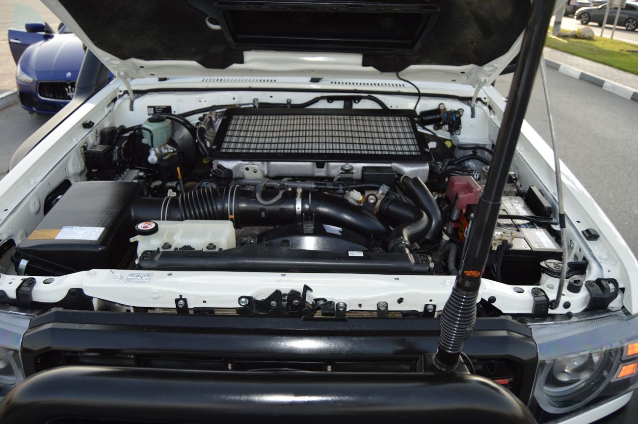 تويوتا لاند كروزر بيك آب Double Cabin  Right Hand Drive  Model: *2022* Engine:  V8/ 4.5L