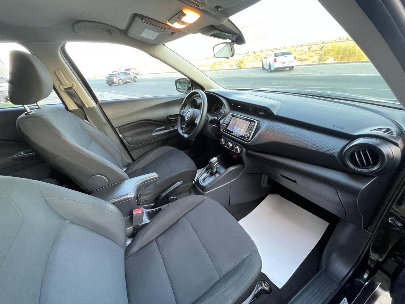 نيسان كيكس SV / 1.6 لتر V4 / رادار / مساعدة على الطريق / جنوط / شاشة كبيرة / في حالة ممتازة