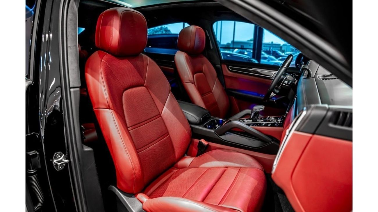 بورش كايان 2023 Porsche Cayenne GTS Coupe, 2025 Porsche Warranty, Full Service History, Low KMs, GCC