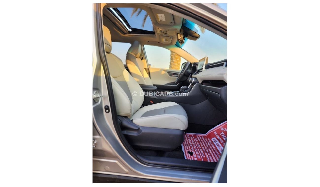 Toyota RAV4 TOYOTA RAV4 XLE HYBRID 2019