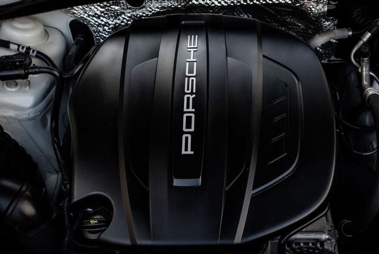 Porsche Macan Std 2.0L (252 HP) Porsche Macan 2021 GCC under Warranty with Flexible Down-Payment.