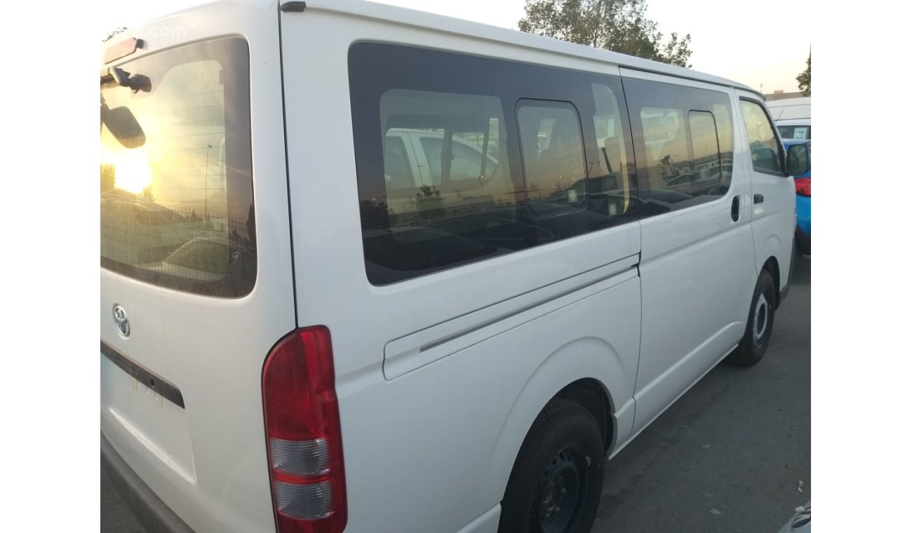 Toyota Hiace Standard Roof