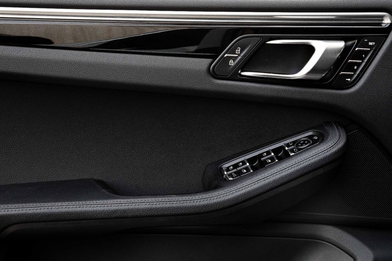 بورش ماكان S | 6,071 P.M  | 0% Downpayment | Upgraded Wheels | Porsche Warranty!