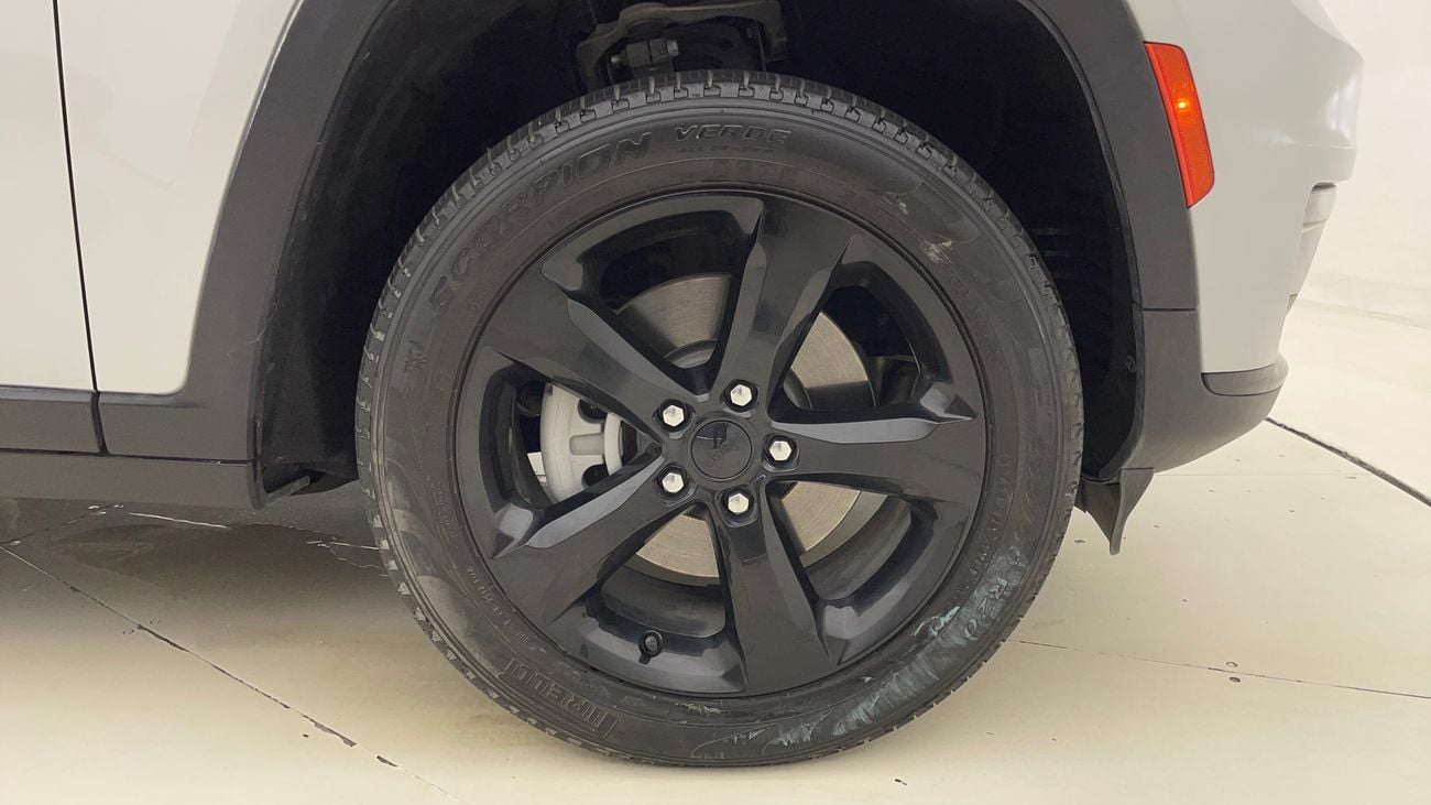 جيب شيروكي ALTITUDE 3.6 | بدون دفعة مقدمة | اختبار القيادة في المنزل