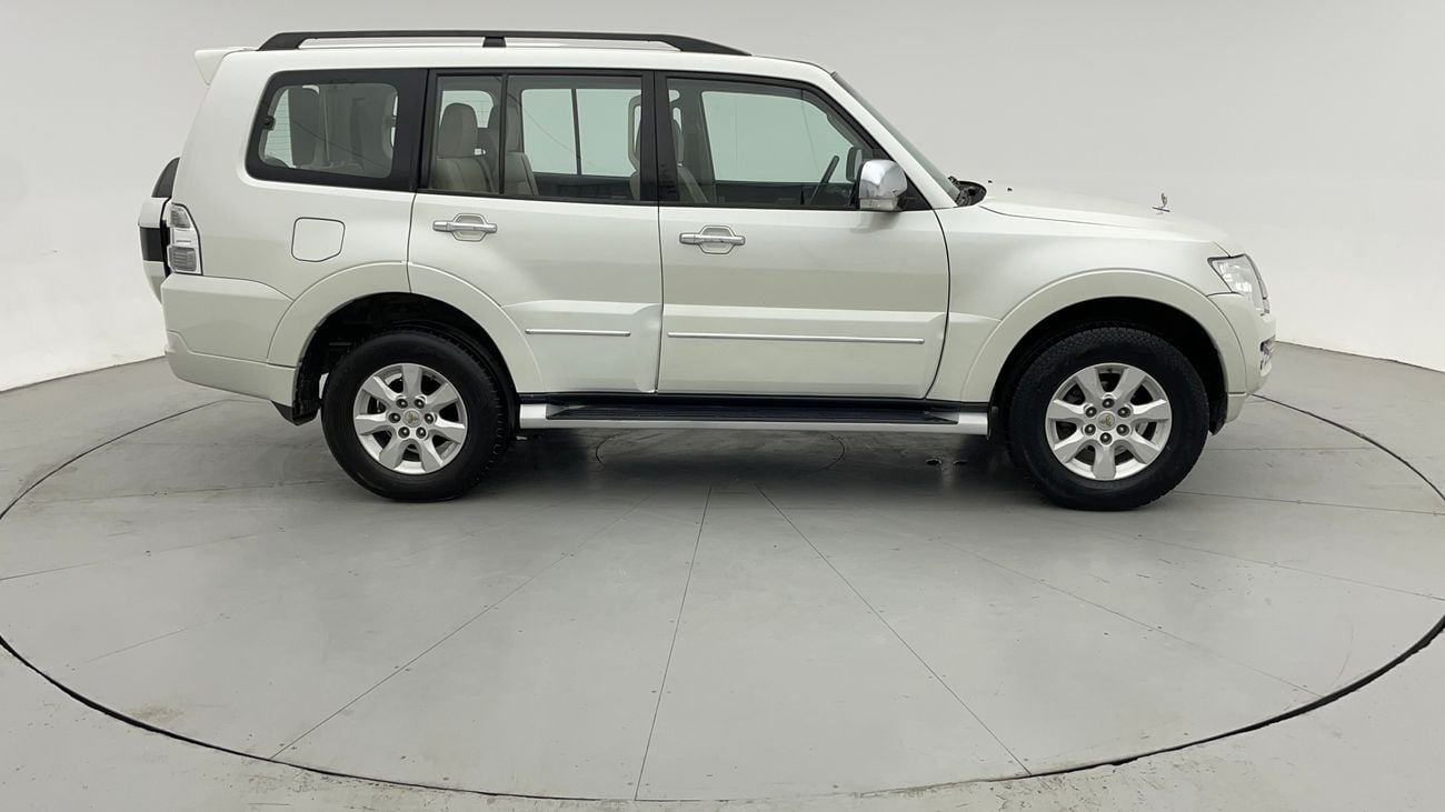 Mitsubishi Pajero GLS MIDLINE 3 | Zero Down Payment | Free Home Test Drive