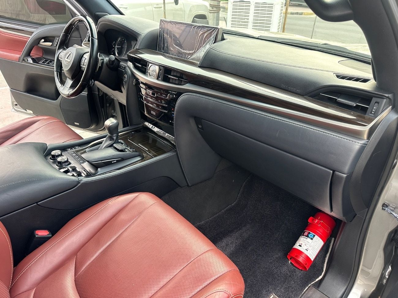 Lexus LX570 SIGNATURE